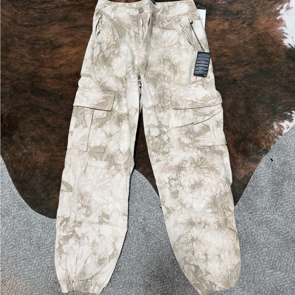 Forever 21 Cream Cargo Pants